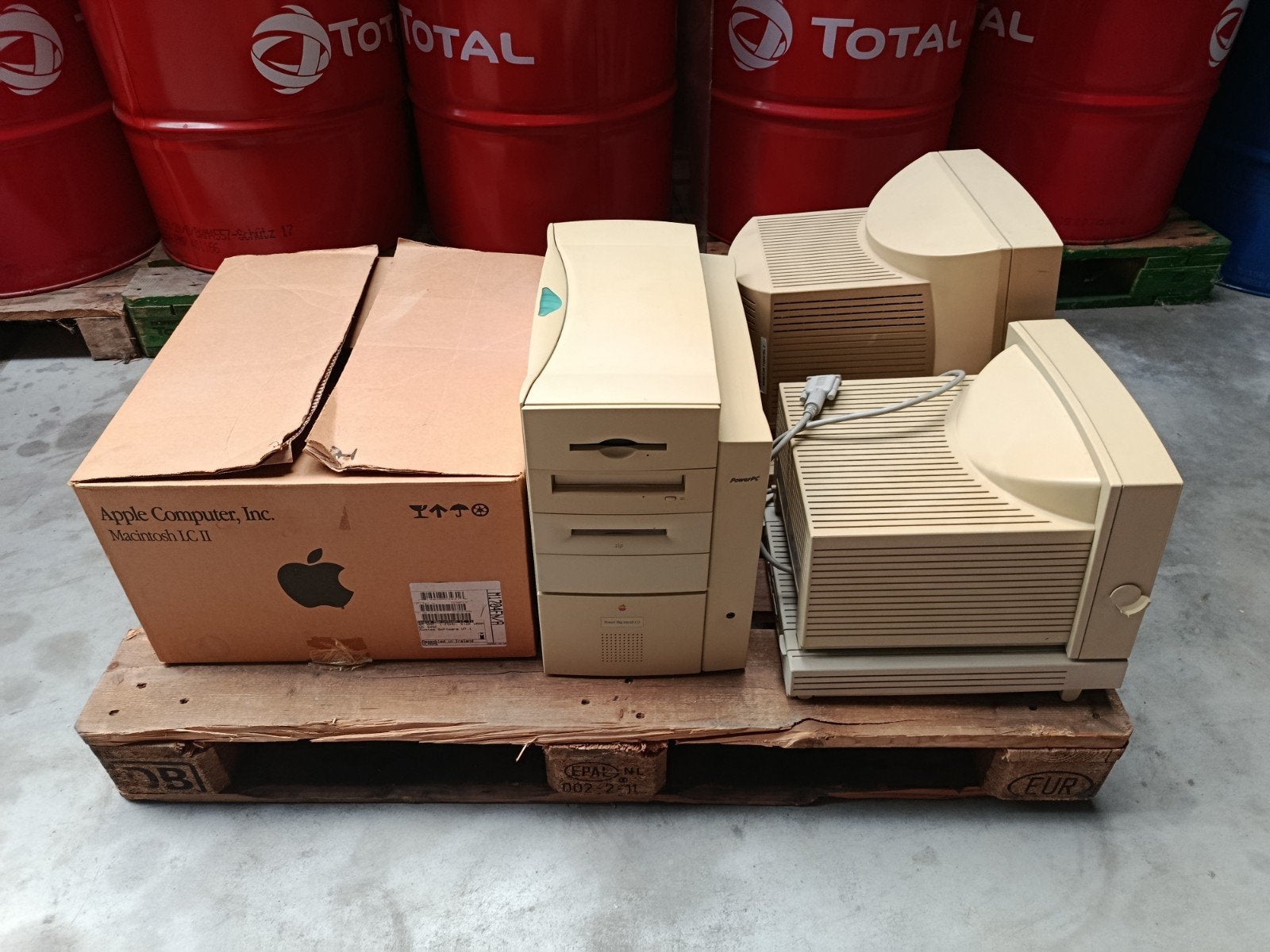 lot oud apple materiaal moet snel weg, Ophalen