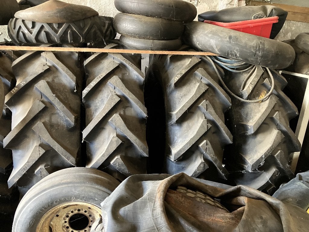 Pneus de tracteur Alliance 18.4-34 neufs, 4 pièces, Articles professionnels, Agriculture | Pièces | Pneus, Jantes & Essieux, Enlèvement