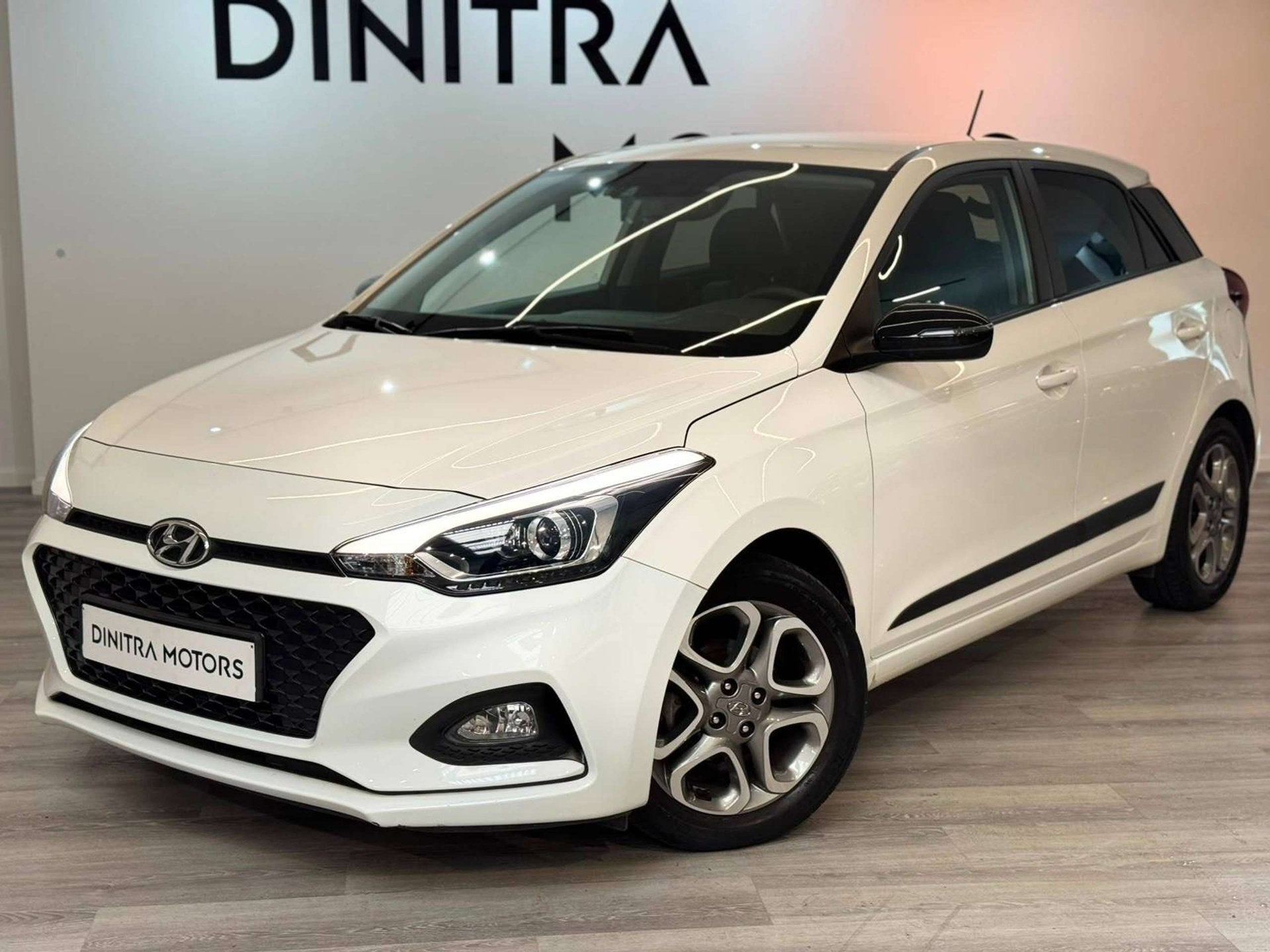 Hyundai i20 i20 1.2i Twist Techno Pack, Autos, Hyundai, Euro 6, Entreprise, Boîte manuelle, Noir