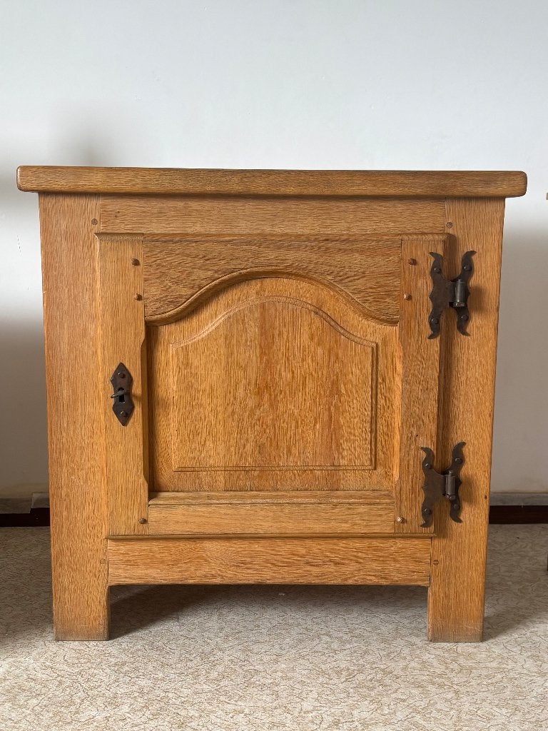 Petite armoire rustique en chêne massif, Maison & Meubles, Armoires | Étagères, Utilisé, Enlèvement
