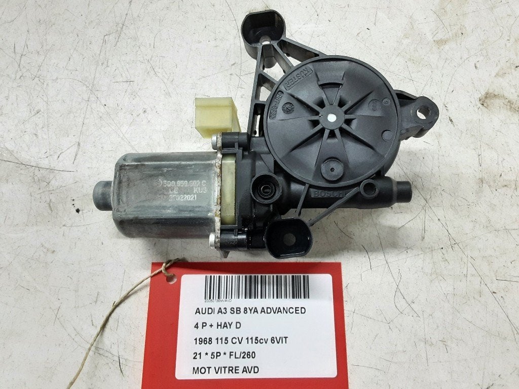 MOTEUR LEVE VITRE ELECTRIQUE AVANT DROIT A3 Sportback (8YA), Mevr. I. Hauben, Audi, Utilisé, Droite