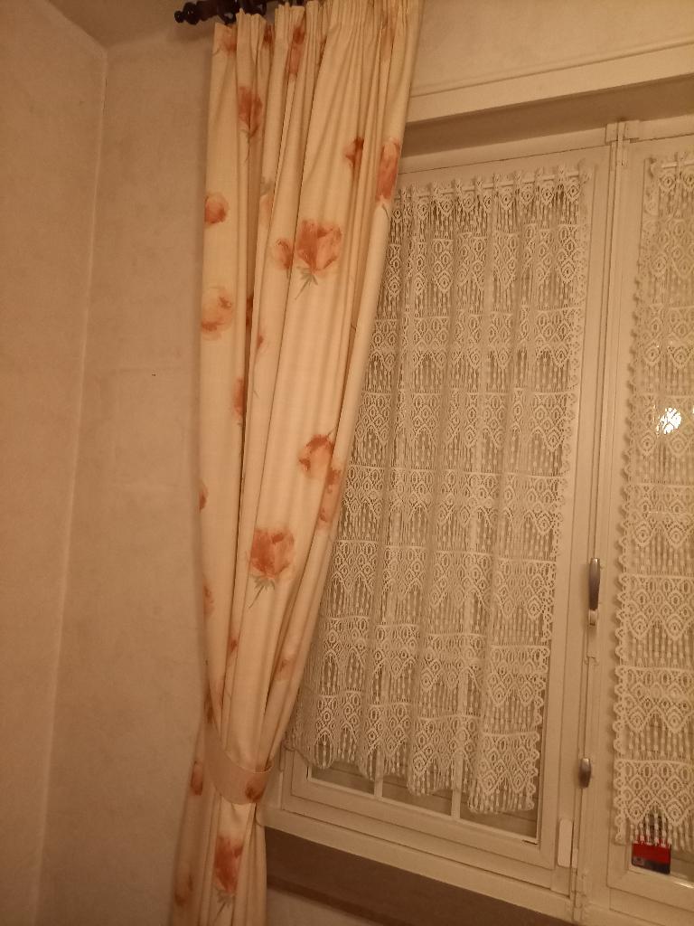 Tentures, Enlèvement, Comme neuf