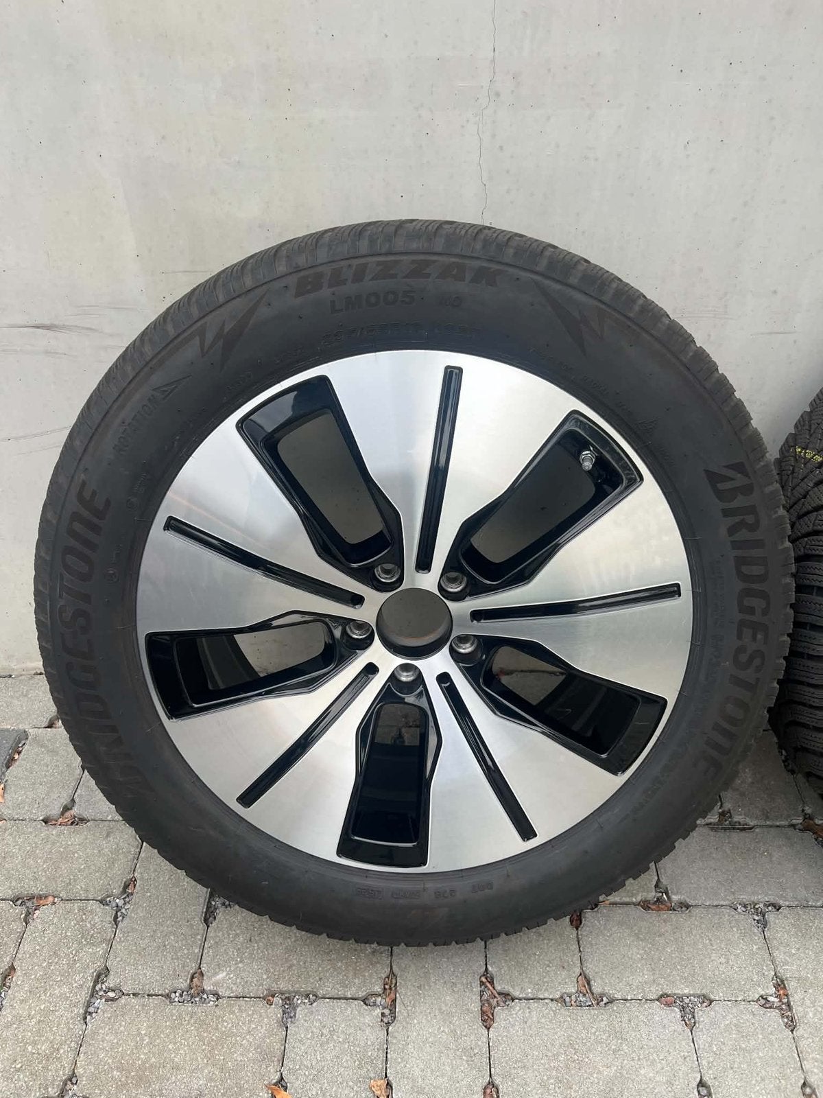 JANTES MERCEDES EQC 19 POUCES AVEC PNEUS D'HIVER, Pneus et Jantes, Pneus hiver, Véhicule de tourisme, 19 pouces