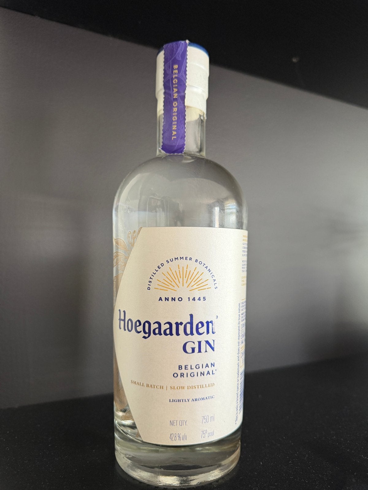 Unieke fles Hoegaarden Gin (lees beschrijving), Ophalen, Zo goed als nieuw