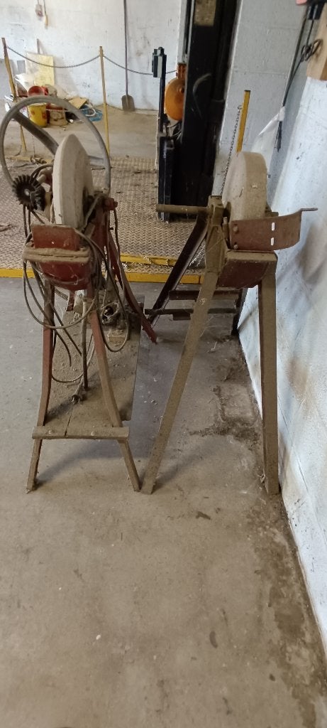 Meules à eau pour affûtage, Enlèvement, Utilisé