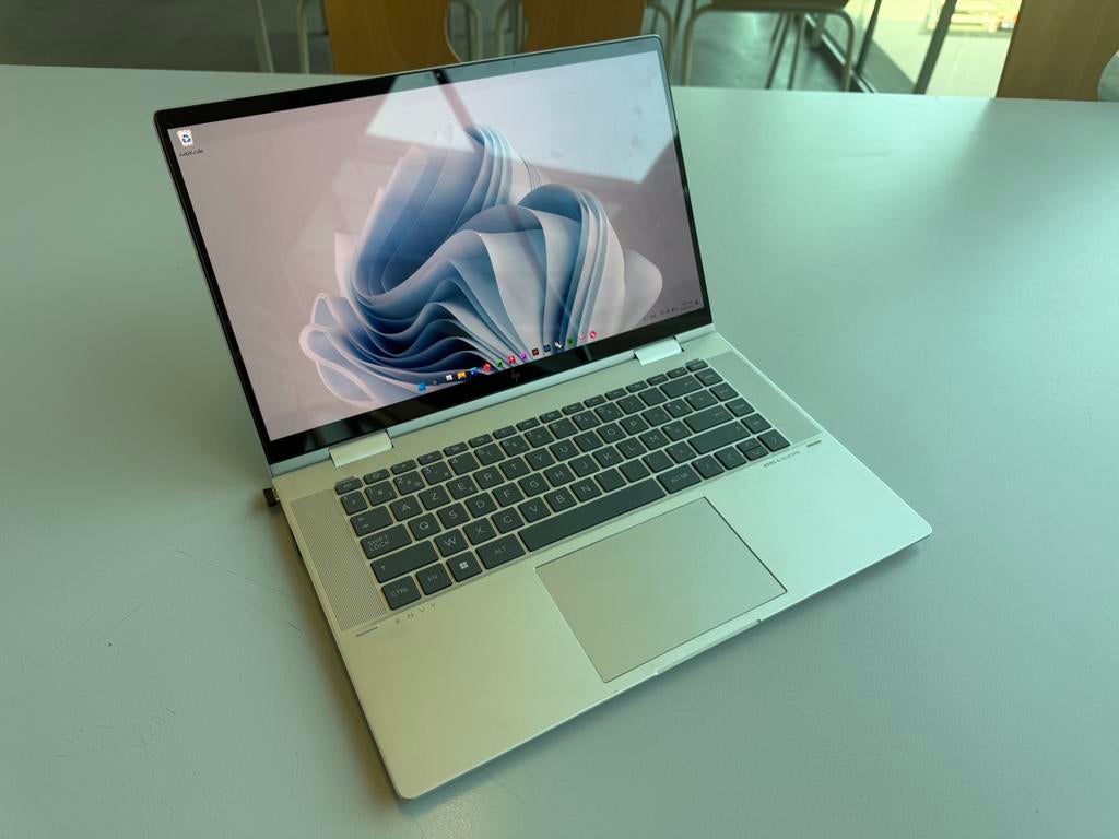 HP Envy x360 i7 13e gen / RTX3050 / 16GB RAM / 1TB + doos, Computers en Software, Met touchscreen, Ophalen of Verzenden, Zo goed als nieuw