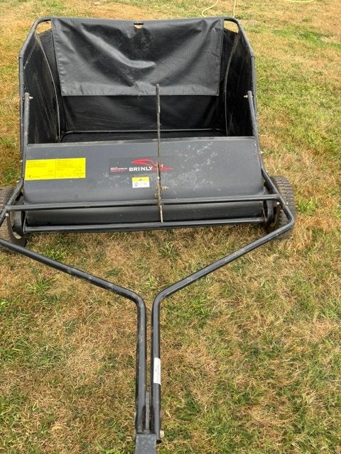 OPRAAPWAGEN voor gras, bladeren , mos......, BRINLY, Utilisé, Bac de ramassage, Enlèvement