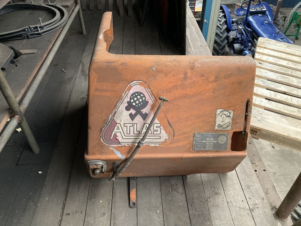 Atlas AB 1500 - 1302 Vorne Rechts voor kap haube