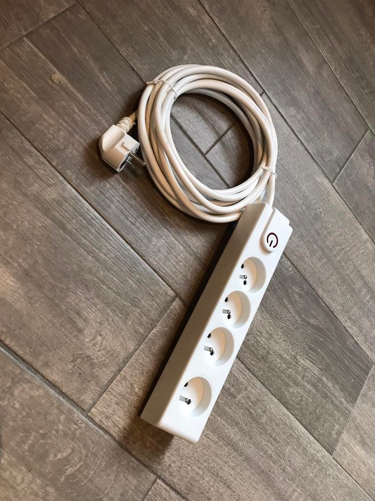 VERLENGKABEL 5 METER , NİEUWSTAAT !!, Ophalen of Verzenden, Zo goed als nieuw, Kabel of Snoer