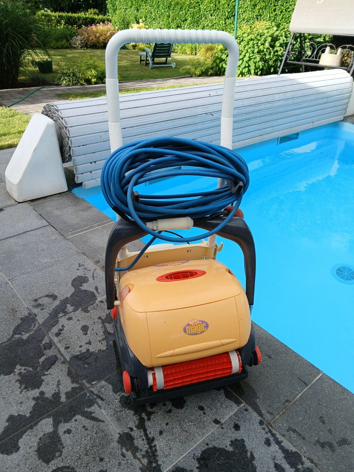 Zwembadrobot dolphin magic, Ophalen