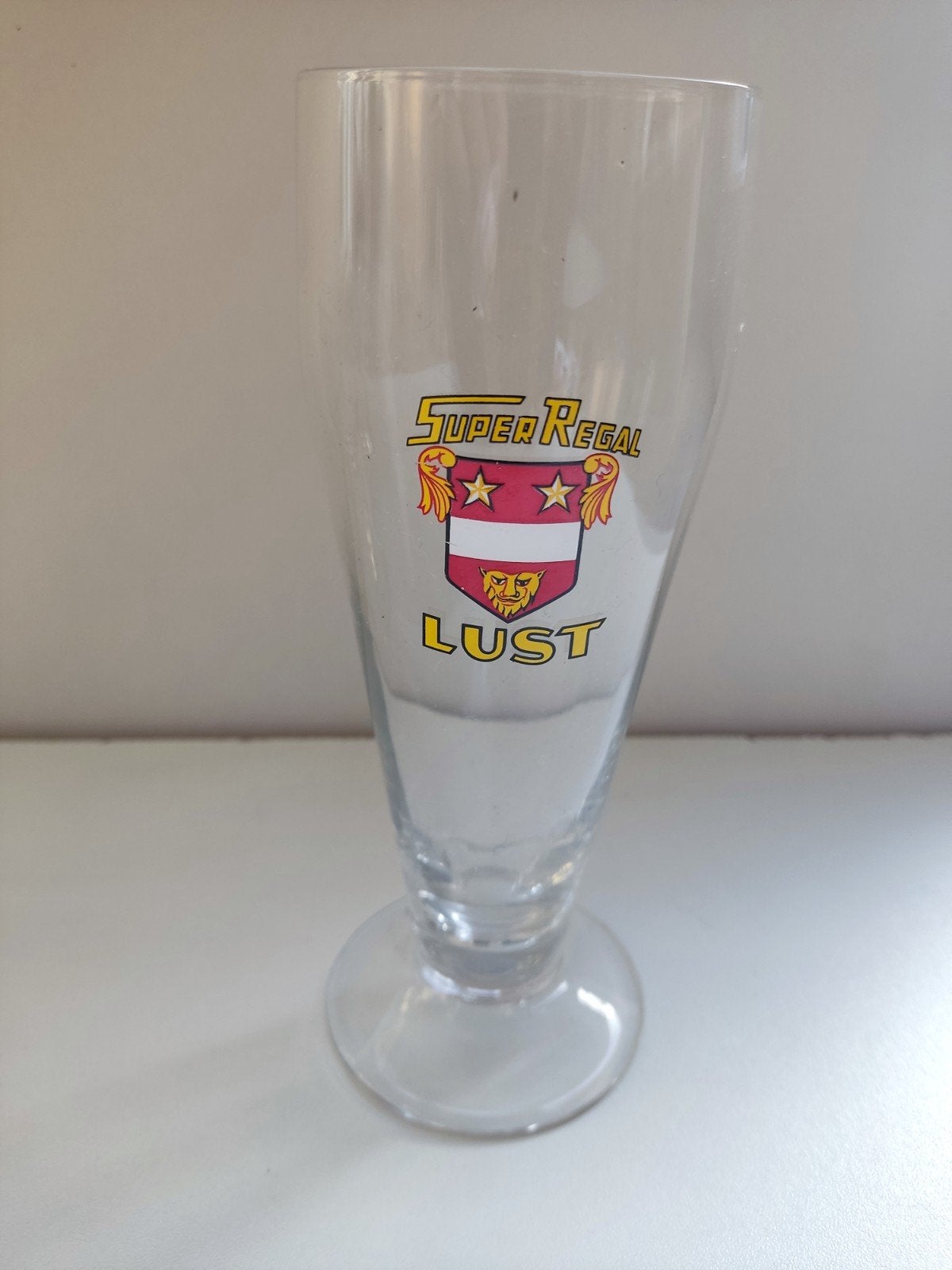 Rare verre à bière rétro Super Regal Lust - Beau logo avec, Collections, Enlèvement, Comme neuf, Verre ou Verres, Autres marques