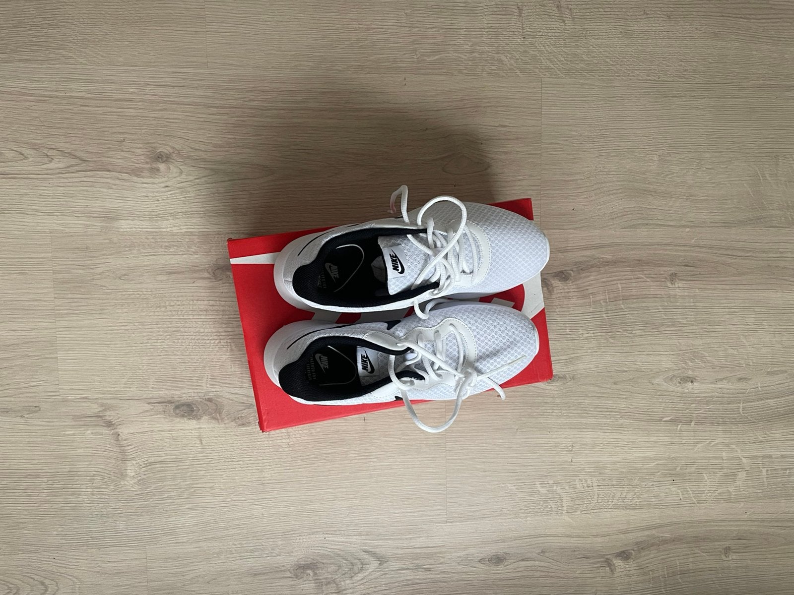 Gloednieuwe Witte Nike Sneakers - Maat 42, Kleding | Heren, Ophalen of Verzenden, Nieuw, Sneakers