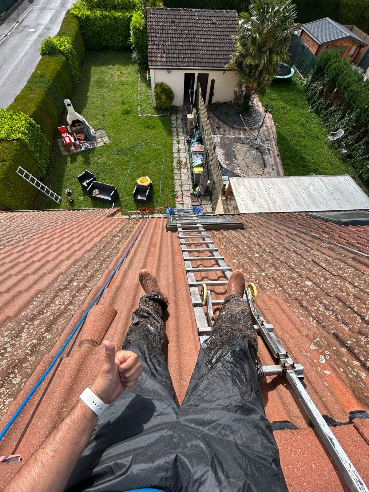 Cherche ouvrier pour Toiture, décapage et peinture, Enlèvement, Comme neuf