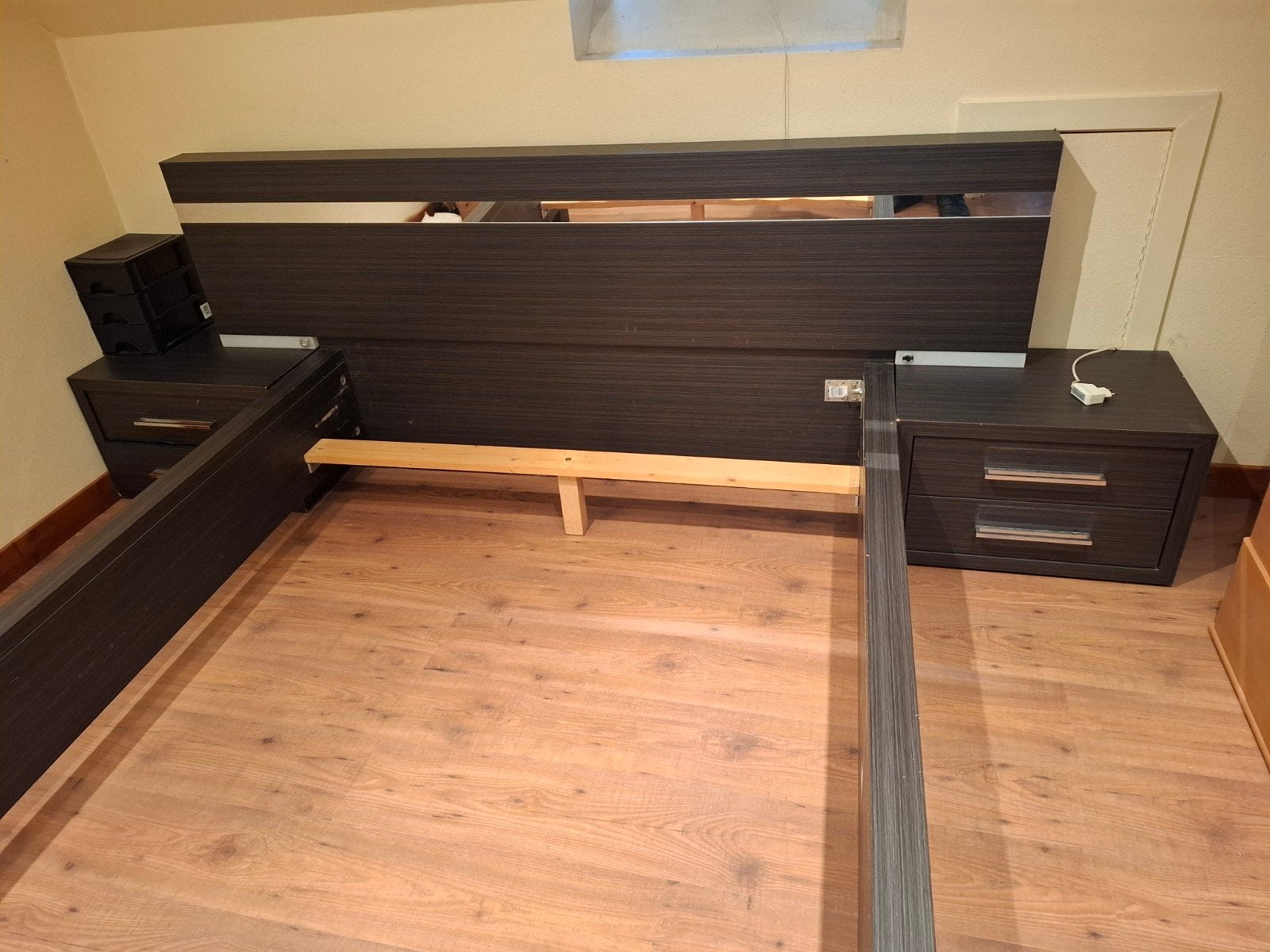 graties bedframe 1m40, Ophalen