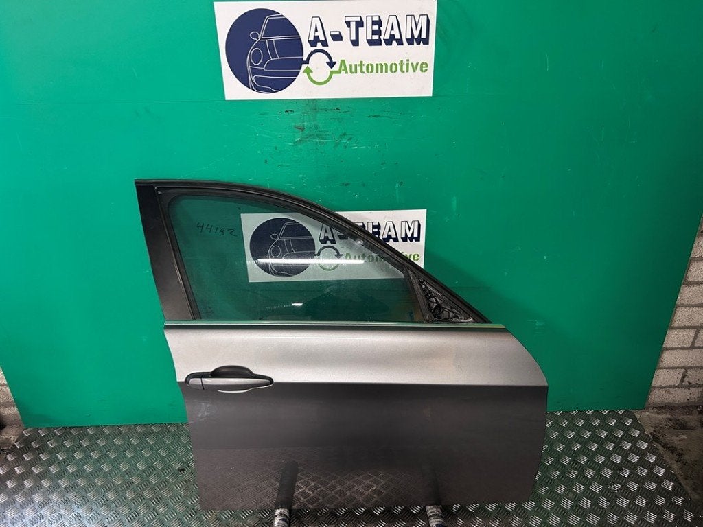 PORTIER RECHTS VOOR BMW 3 serie Touring (E91), Auto-onderdelen, Gebruikt, Deur, BMW, Petuelring 130
80809  München, DE