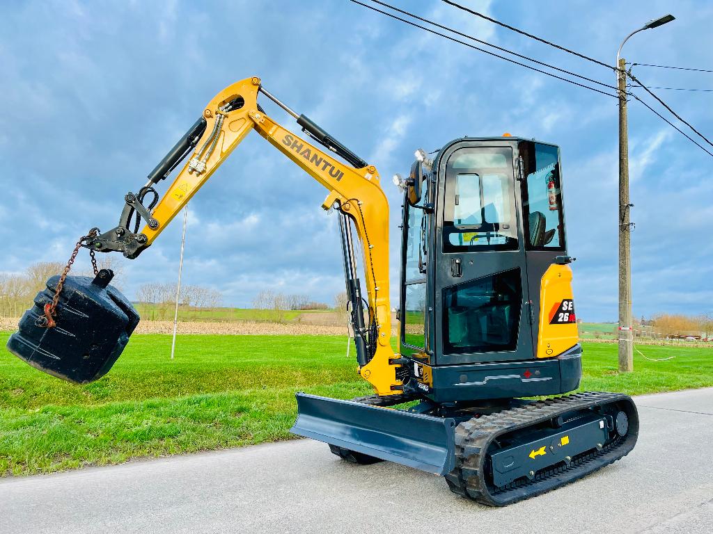 SHANTUI 2,5 t/ MINIGRAVER/ BINNENDRAAIER, Tuin en Terras, Ophalen