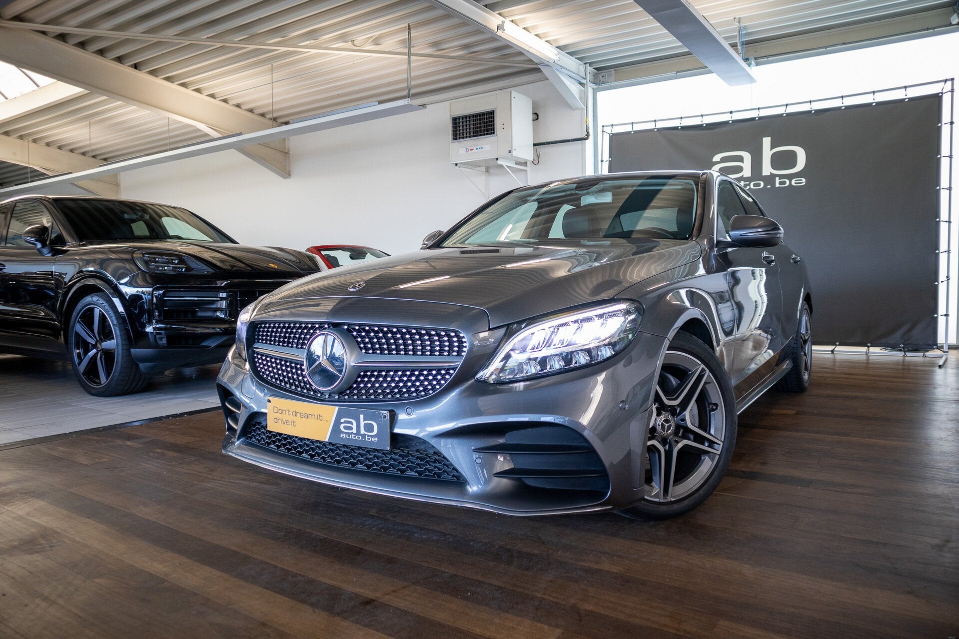 Mercedes-Benz C 200 LIMOUSINE, AMG-LINE CAMERA, APPLE/ANDRO, 4 deurs, 1497 cc, 4 cilinders, 0 kg