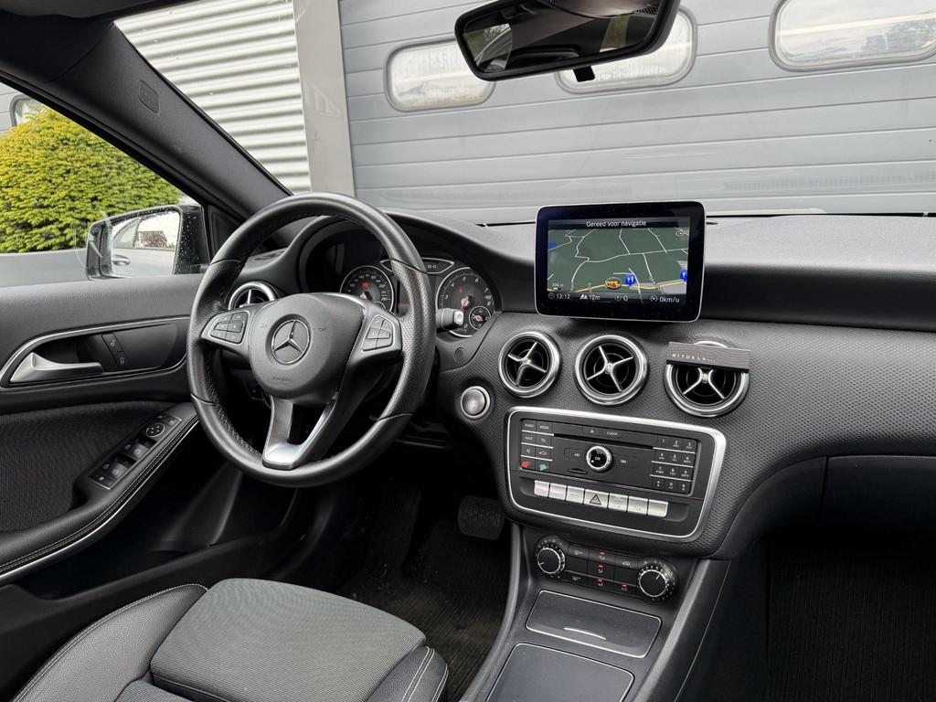 Mercedes-Benz A-klasse 160 AMG | Panoramadak | Camera | Navi, Auto's, Mercedes-Benz, 75 kW, Lichtsensor, Gebruikt, 4 cilinders