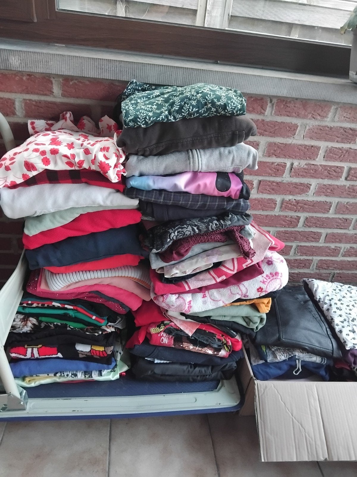 Lot de vêtements de différentes tailles, Divers, Enlèvement
