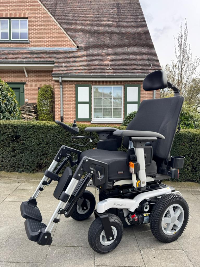 Luxe Quickie Puma 40 elektrische rolstoel invalide rolwagen, Diversen, Ophalen of Verzenden, Inklapbaar, Zo goed als nieuw, Elektrische rolstoel