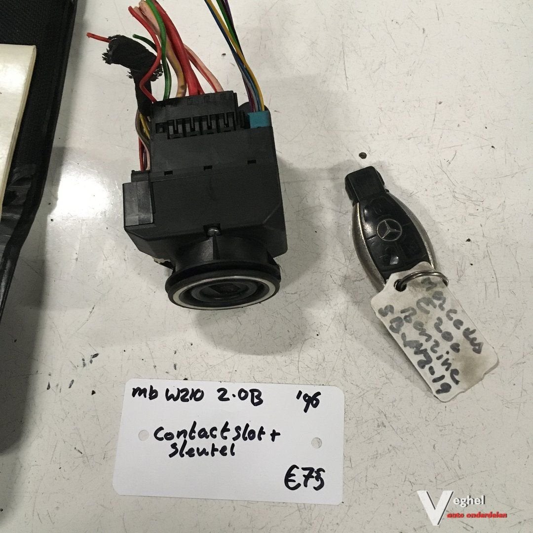 Mercedes W210 2.0 Benzine 1996  Contactslot met sleutel, Gebruikt, -, -, Ophalen of Verzenden