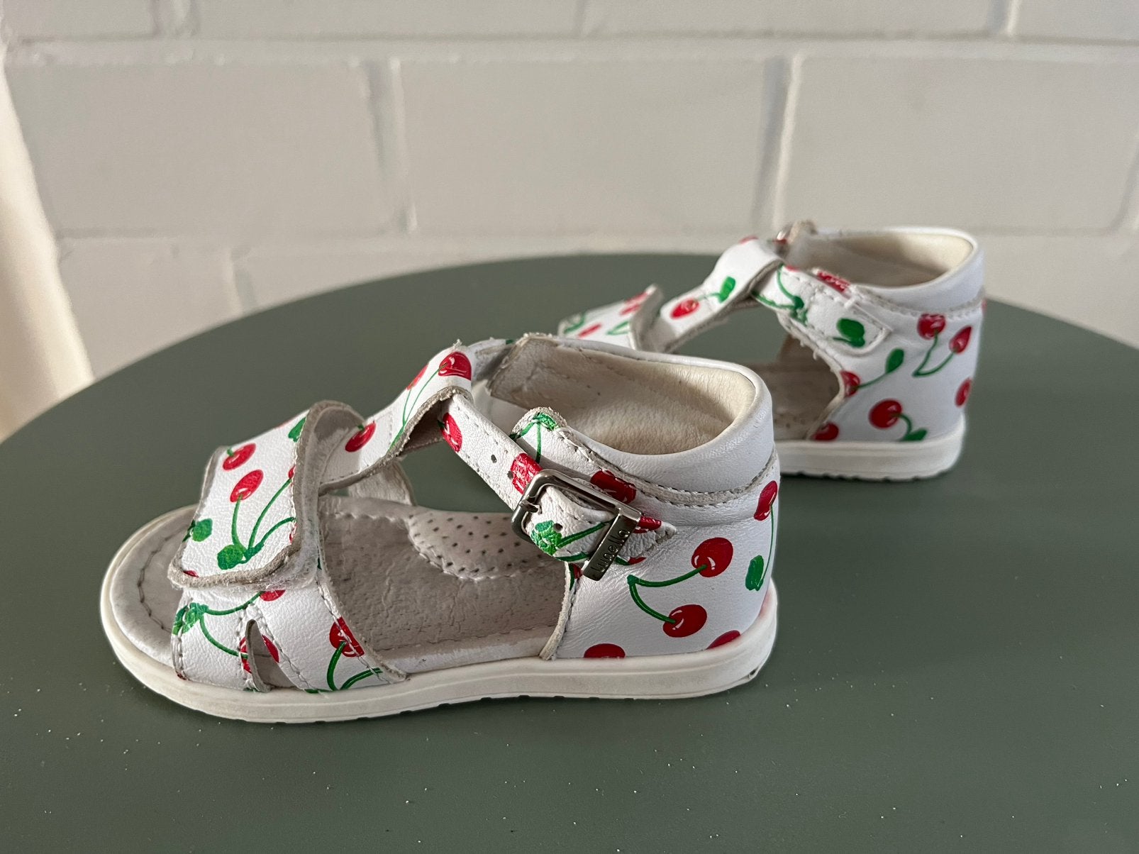 Sandale LUNELLA taille 21, Enlèvement ou Envoi, Comme neuf, Chaussures, Fille