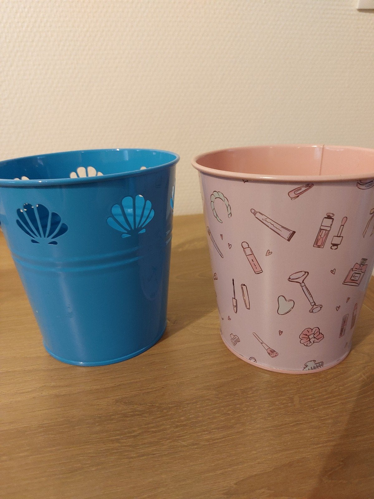 deux cache pots neufs, Enlèvement