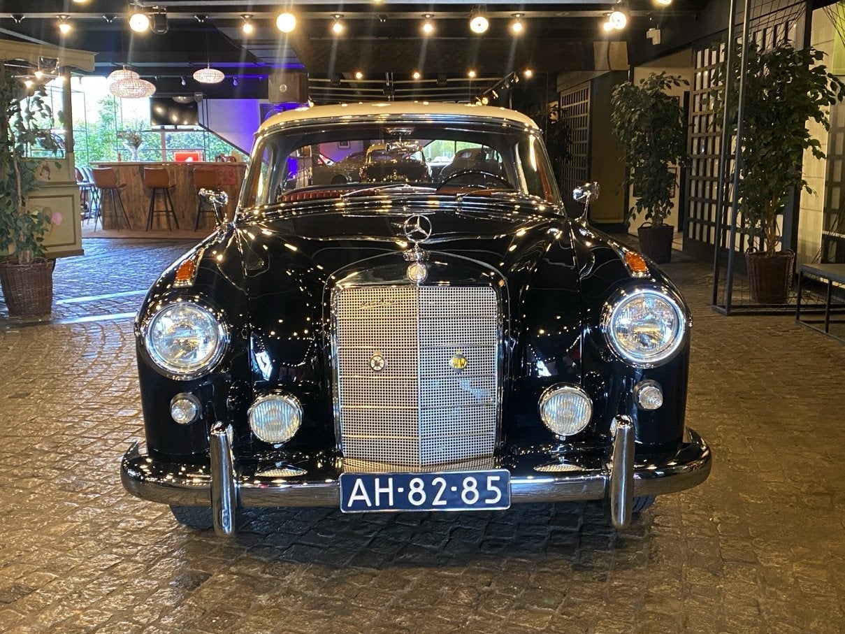 Mercedes-Benz 200-serie 220 Ponton 220 S Coupé (bj 1958), Auto's, Zwart, Mercedes-Benz, Bedrijf, Handgeschakeld
