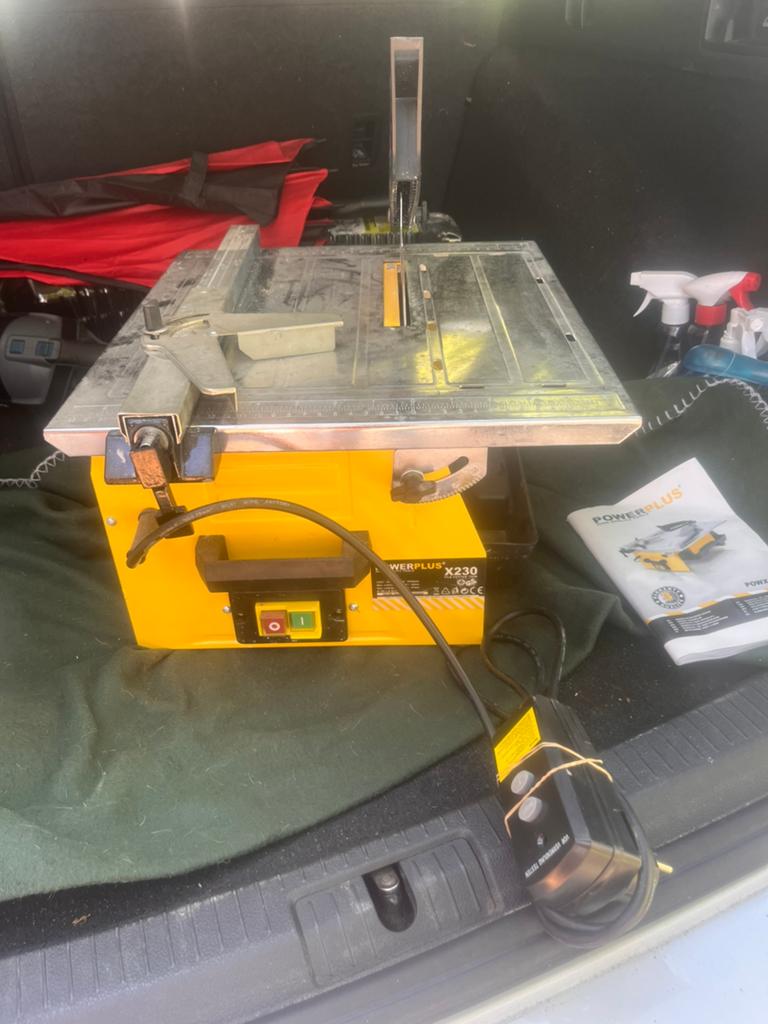 Powerplus elektrische tegelsnijder, Ophalen, Zo goed als nieuw, 600 tot 1200 watt, Overige typen