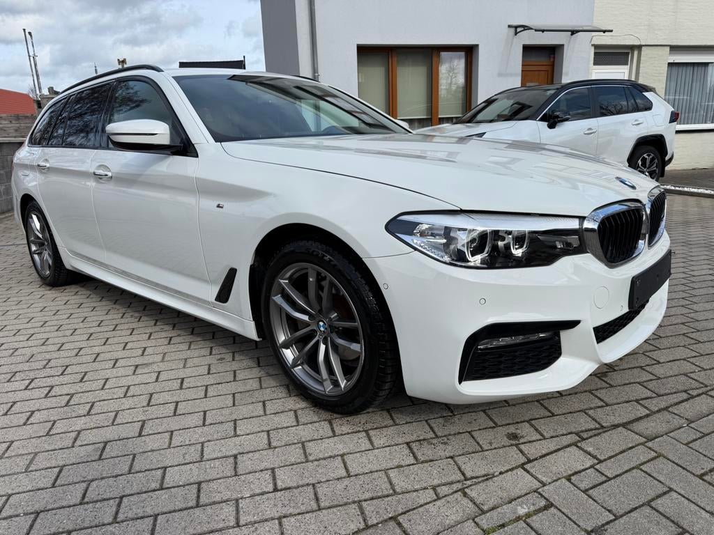 BMW 520D X-drive bj 2017.  M-pack, Auto's, BMW, Automaat, Testrit aan huis, 4 cilinders, 2000 kg
