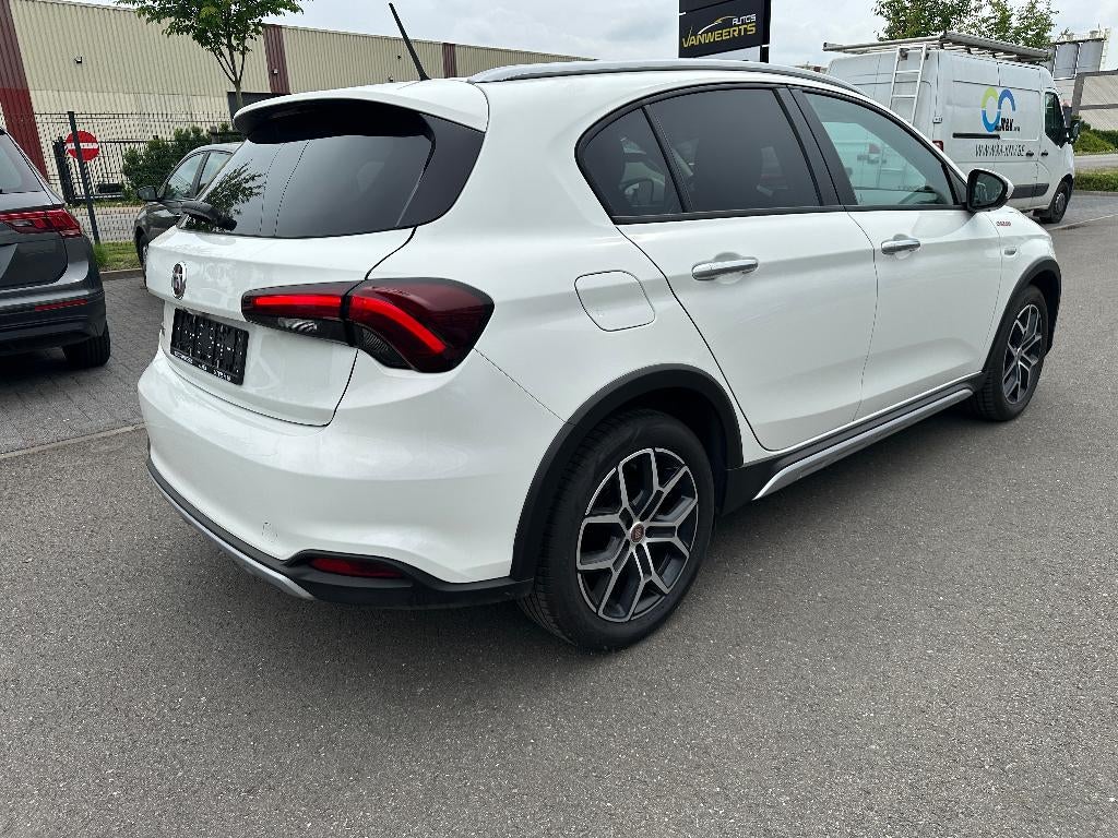 Fiat Tipo "cross" benzine, Bj 2023, Carplay/ Keyless/ camera, Auto's, Voorwielaandrijving, Stof, Euro 6, Start-stop-systeem
