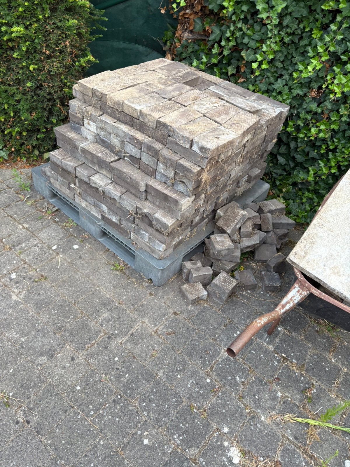 Pallet betonklinkers / getrommelde klinkers  20 x 10 x 5 cm, Ophalen, Zo goed als nieuw, Klinkers