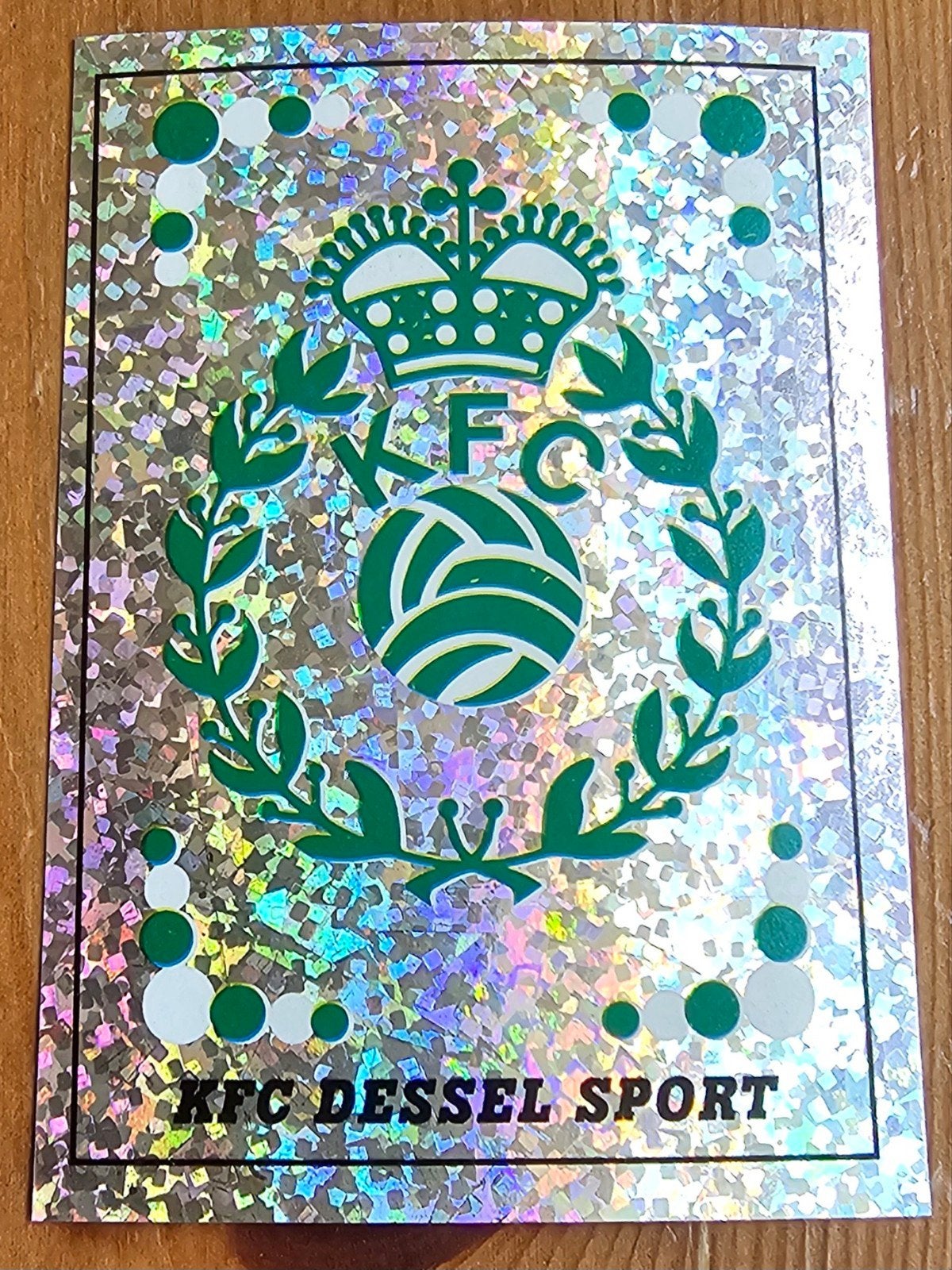 Panini Football 2003 #352 Badge KFC Dessel Sport Voetbal!, Ophalen of Verzenden, Zo goed als nieuw, Sticker