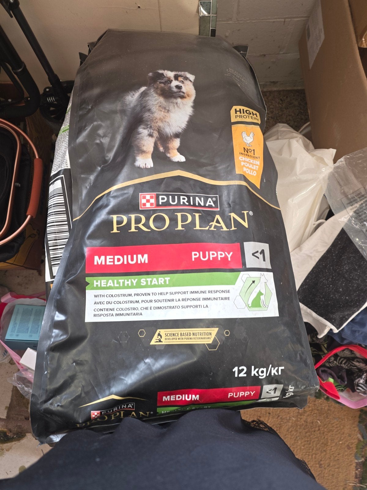 Wegens ovelijden van onze hond  doen wij ons hondenvoer weg, Ophalen, Nieuw, Propaan puppy 12 kg per zak 9 zakken beschikbaar
