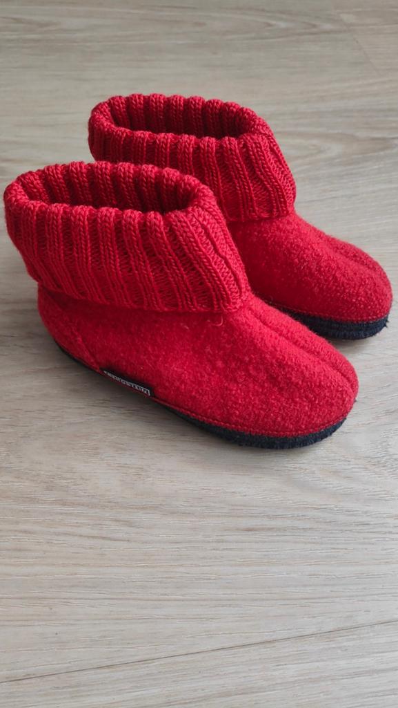 Bergstein rode sloffen - maat 26, Kinderen en Baby's, Ophalen, Slofjes, Jongetje of Meisje, Zo goed als nieuw
