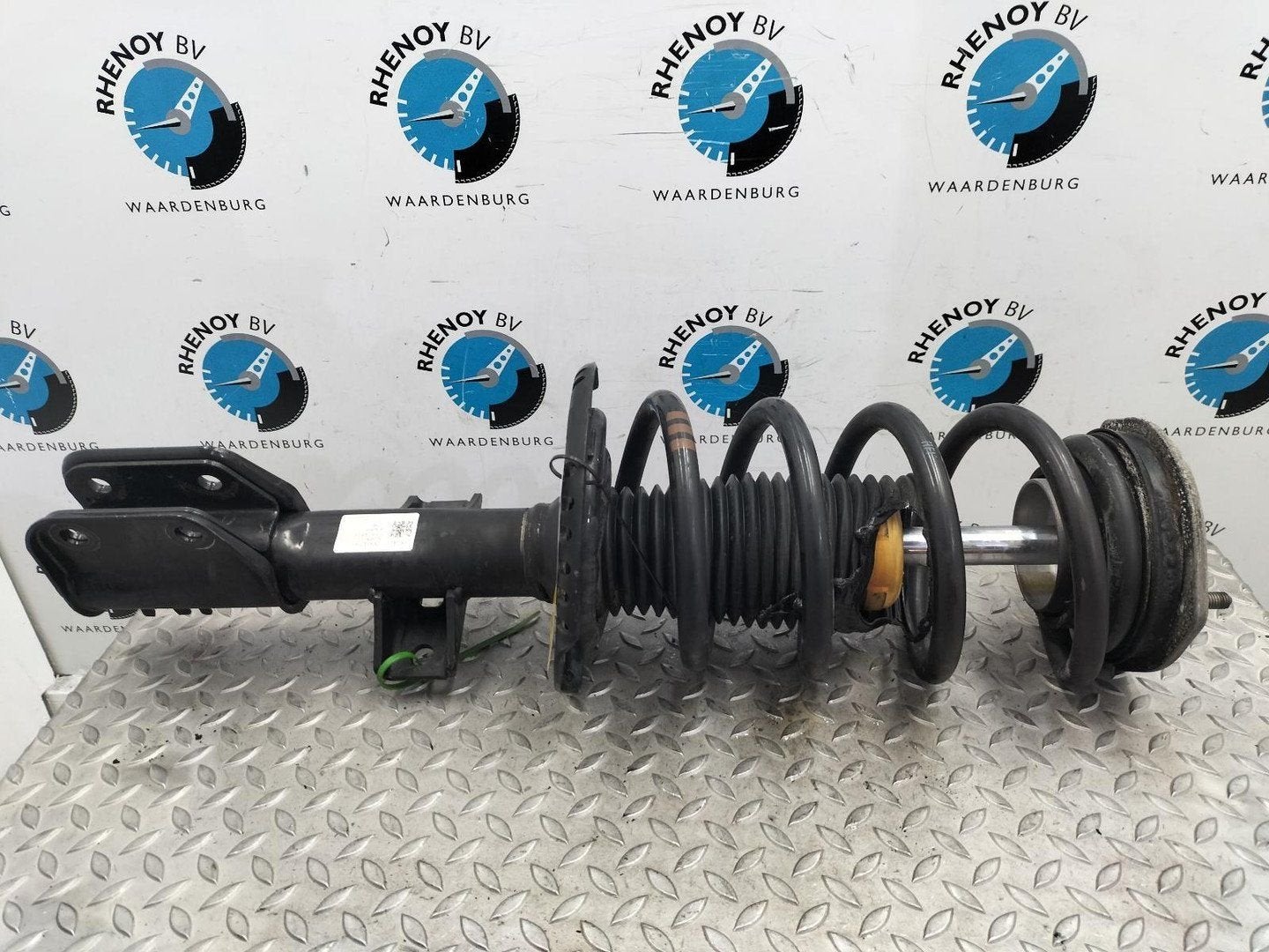 VOLKSWAGEN CRAFTER 35 2.0 TDI L4H3 DC VEERPOOT / SCHOKBREKER, Ophalen of Verzenden, Gebruikt, Stiba lid