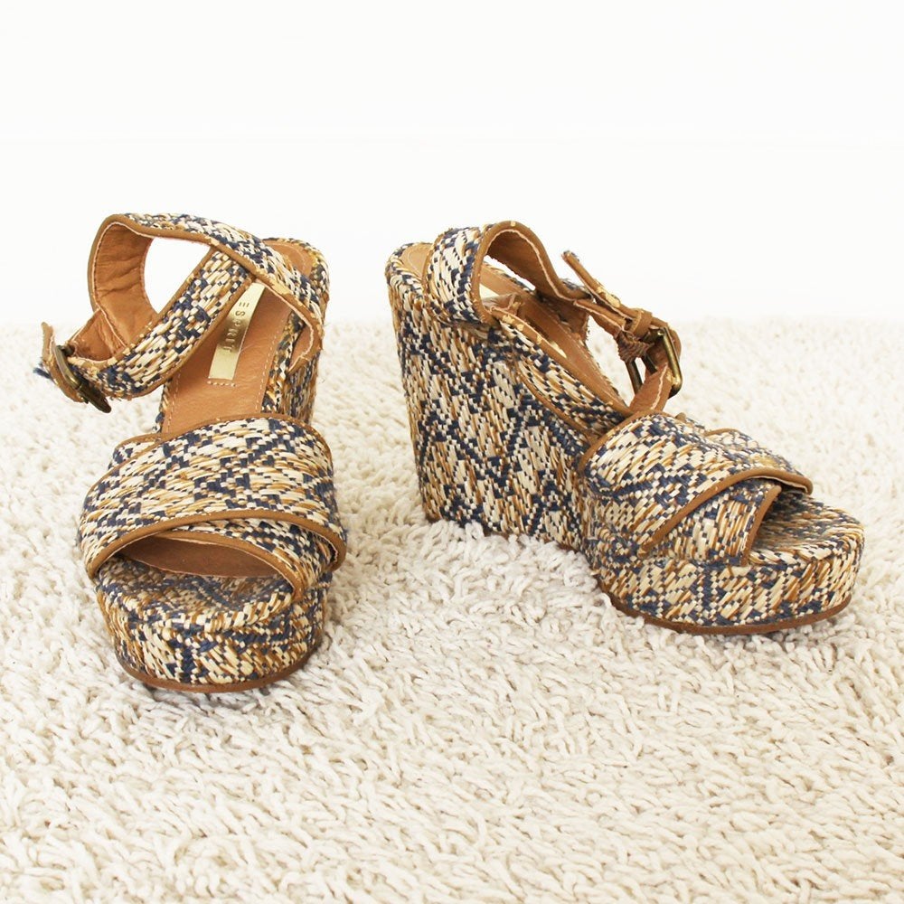 Prachtige Esprit Sleehakken s24 (Maat 36) € 25,-, Overige kleuren, Zo goed als nieuw, Esprit, Sandalen of Muiltjes