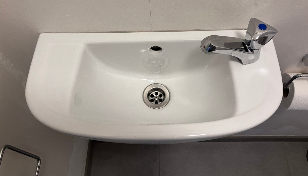 Porselein handenwasser toilet (45cm), Doe-het-zelf en Bouw, Ophalen, Gebruikt, Toilet