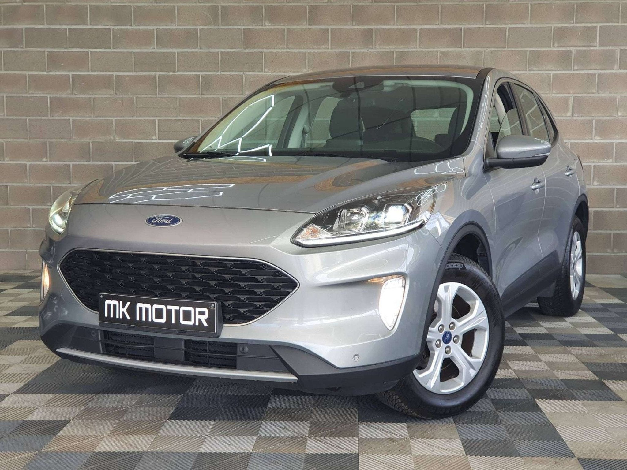 Ford Kuga 🟢1.5 ESSENCE 120CV - GPS - CRUISE - S.CHAUFF, Auto's, Ford, Stof, Euro 6, 4 cilinders, 120 pk