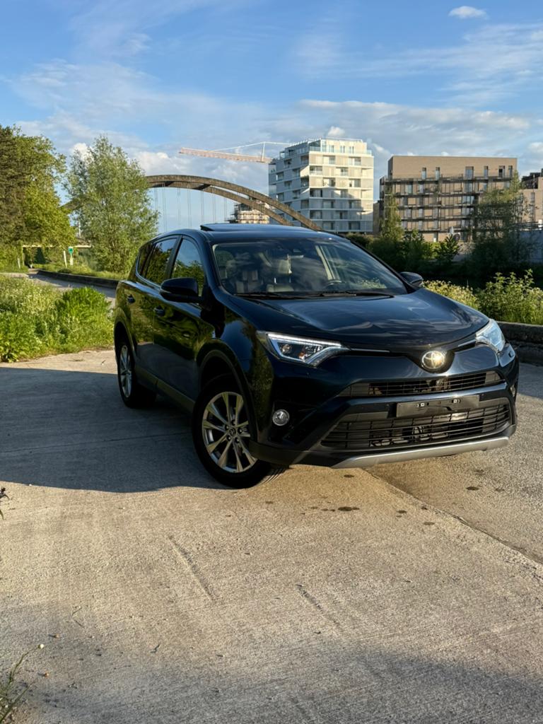 Toyota RAV 4 Full options Toit Ouvrant /camera 360/cuir/..., Cuir, Achat, Euro 6, Boîte manuelle