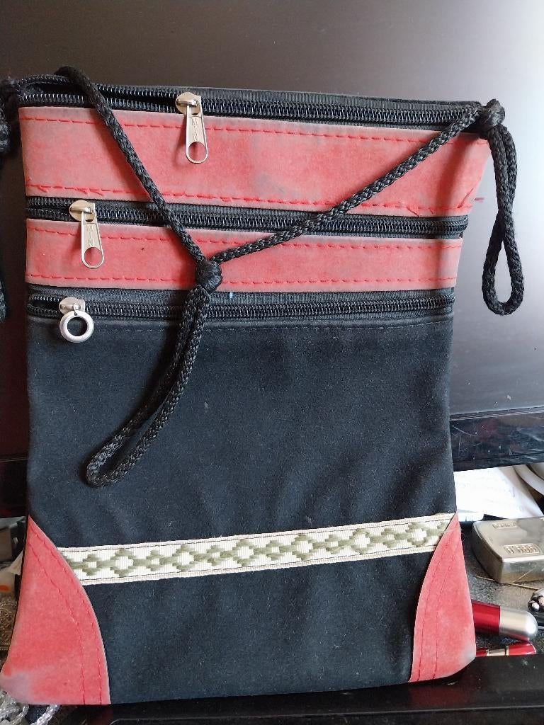 VINTAGE SAC A MAIN OU EN BANDELIERE, Enlèvement ou Envoi, Comme neuf, Autres couleurs, Autres marques