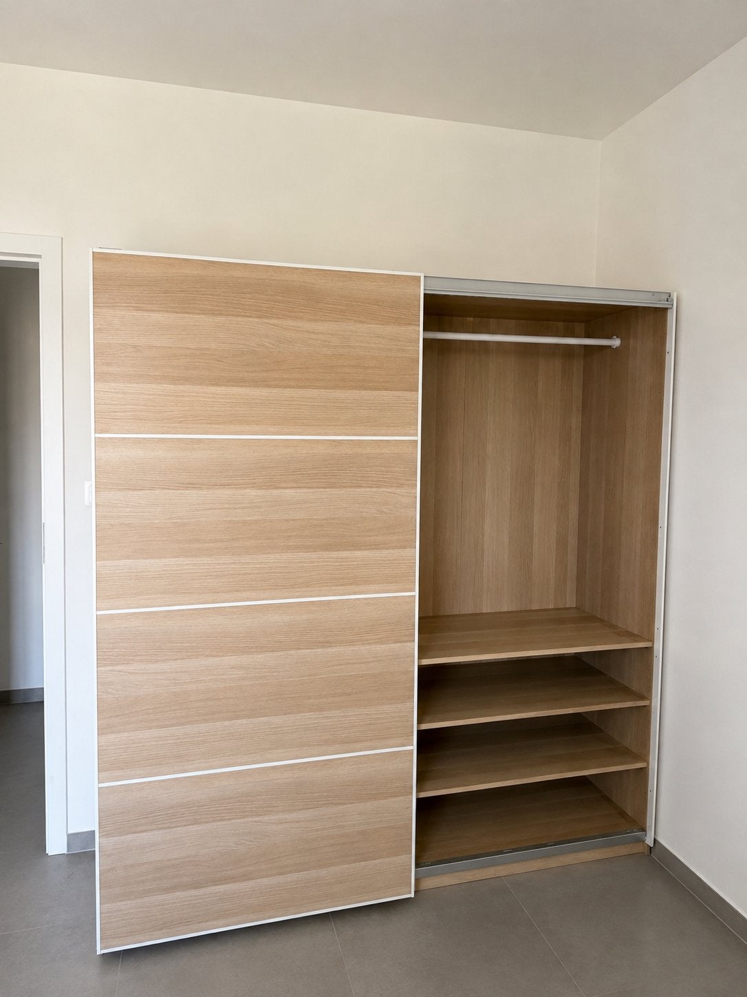 Ruime en stijlvolle dressingkast – eikenlook – €250, Enlèvement, Comme neuf
