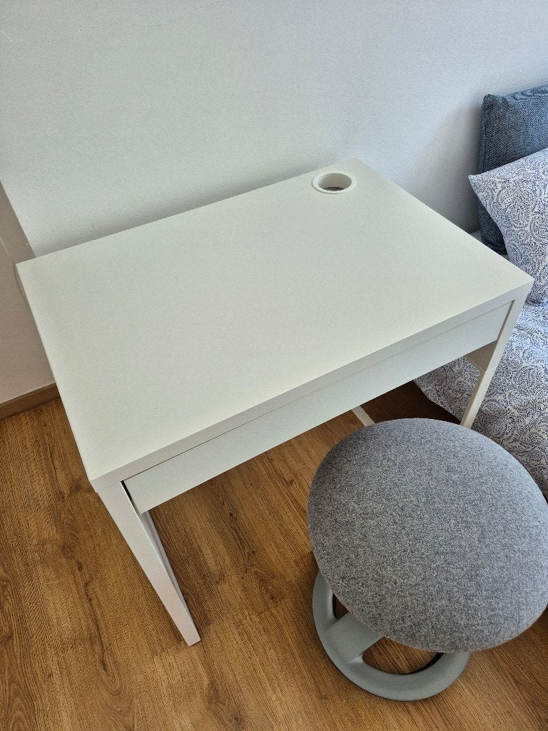 Bureau MICKE blanc Ikea, Huis en Inrichting, Ophalen, IKEA, Wit
