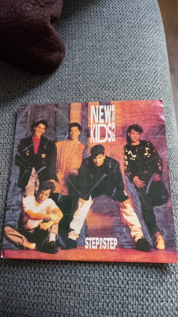Vinyl (45t) new Kids on the block "step by step ", Ophalen, Zo goed als nieuw, Pop