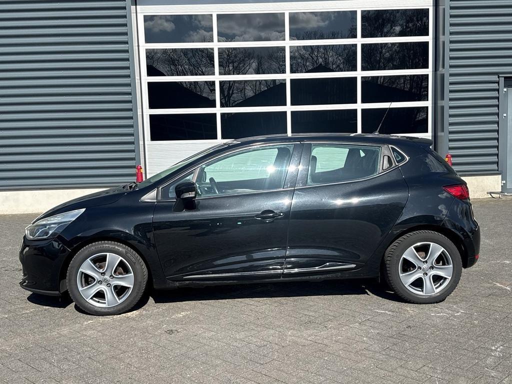 Renault Clio 0.9 TCe Expression, navigatie, cruise control, Voorwielaandrijving, Gebruikt, 540 kg, Zwart