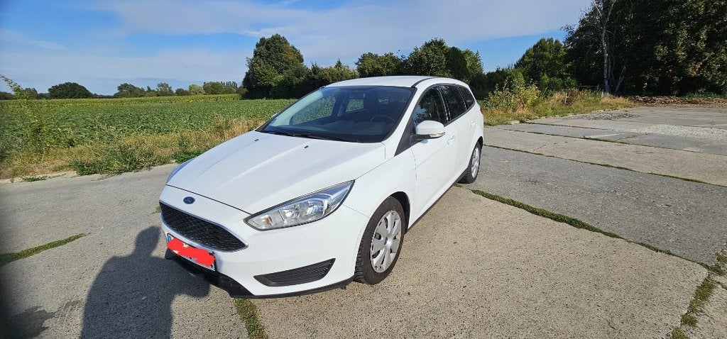 Ford Focus Break pret a immatriculer, Auto's, Ford, Stof, 4 cilinders, Wit, Bedrijf