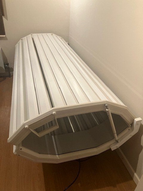 dubbele zonnebank - lit de bronzage double, Ophalen, Zo goed als nieuw, Zonnebank dubbelzijdig, 15 lampen of meer
