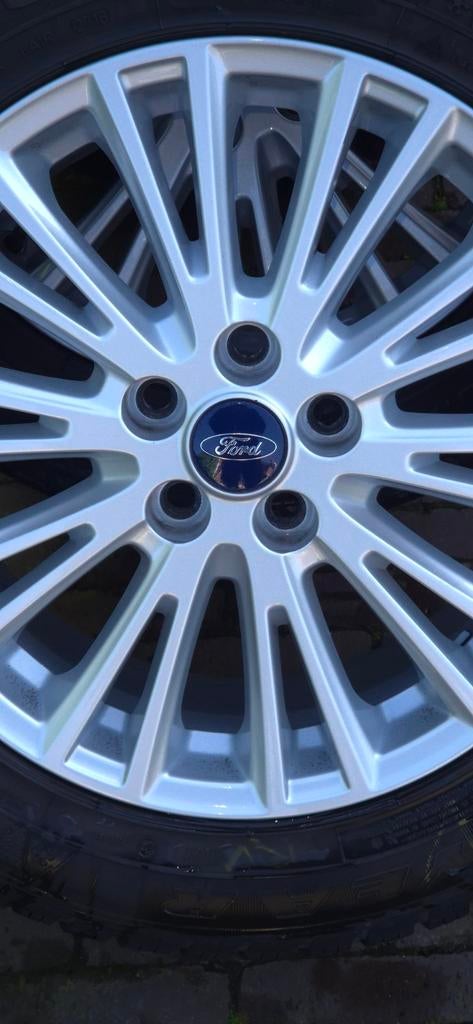 4x Alu velg Ford met druksenoren & winterbanden M+S 235/55R1, Auto-onderdelen, Banden en Velgen, Banden en Velgen, Winterbanden