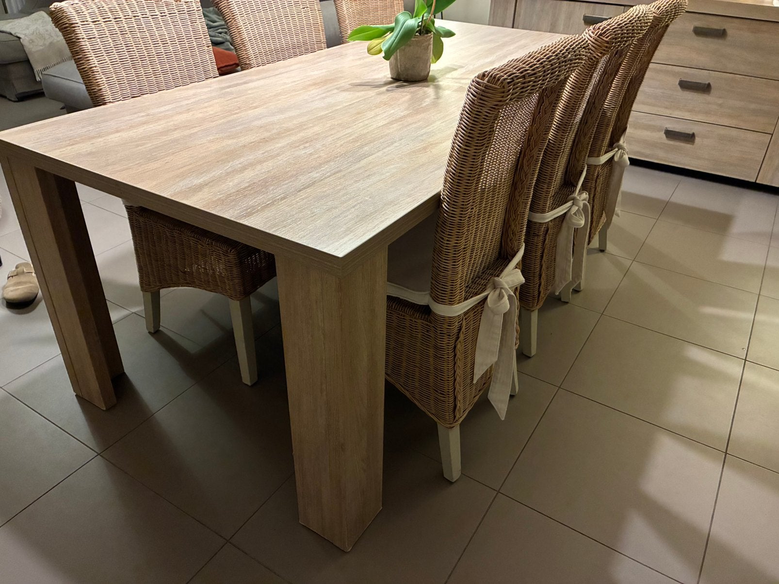Commode, table et chaises, Maison & Meubles, Enlèvement, Utilisé, Modern, 4 à 6 chaises