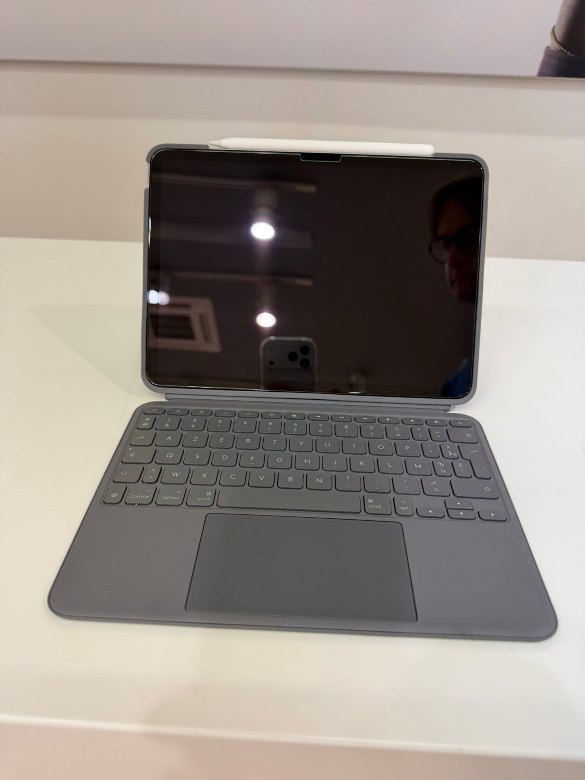 iPad Air M3 - 128GB - Pencil Pro & Logitech Combo Touch, Computers en Software, Apple iPads, Ophalen, Apple iPad Air, 11 inch